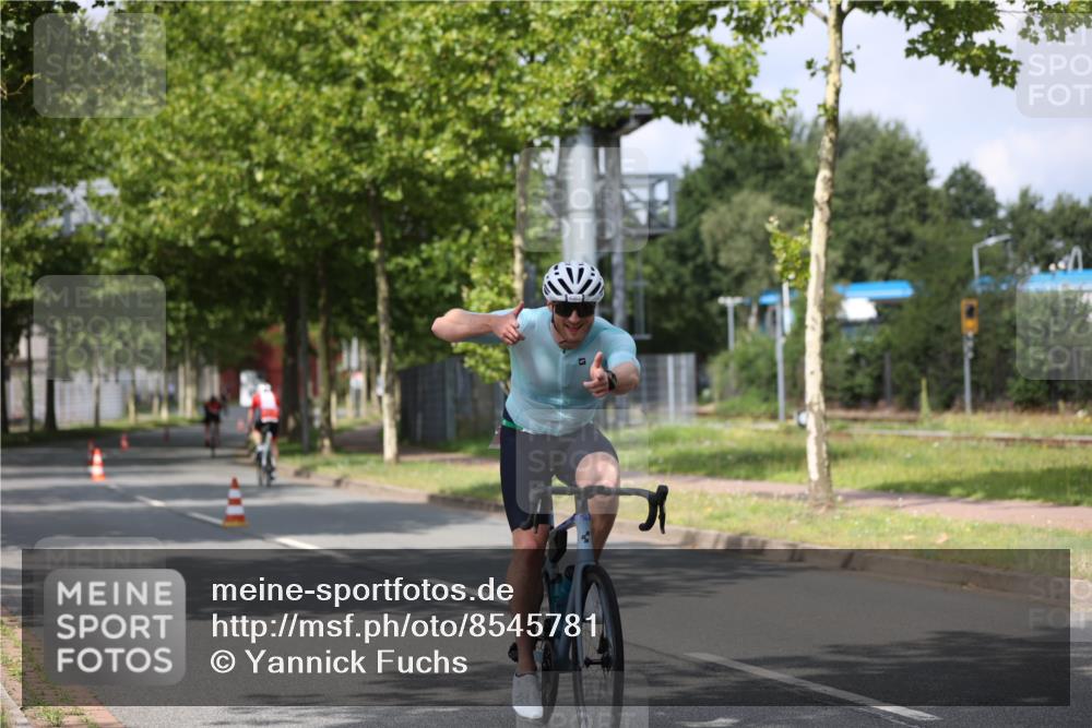 10.08.2025 - GEWOBA Citytriathlon Bremen Yannick Fuchs http://msf.ph/oto/8545781 10.08.2025 12:02:03 Radfahren 680 meine-sportfotos.de