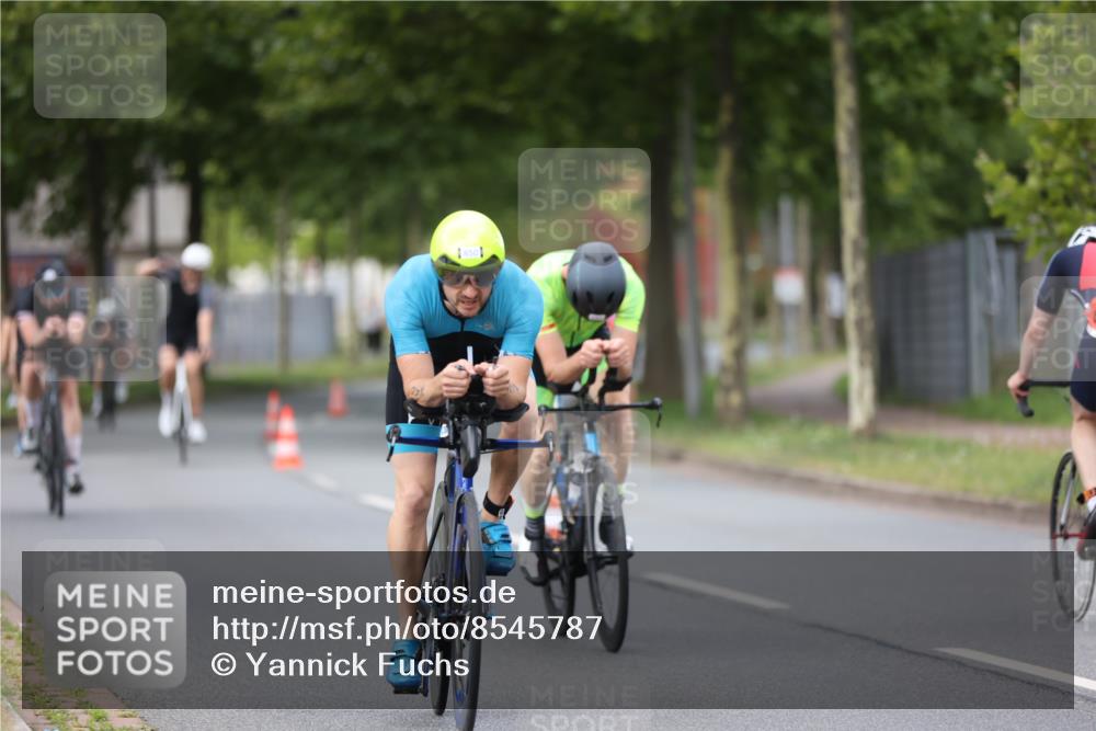 10.08.2025 - GEWOBA Citytriathlon Bremen Yannick Fuchs http://msf.ph/oto/8545787 10.08.2025 12:59:49 Radfahren 595, 614, 623, 628, 644, 698, 835, 850, 889, 907, 934, 949, 1002, 1030 meine-sportfotos.de