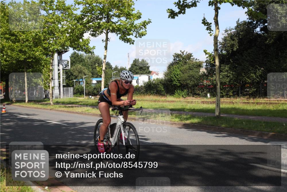 10.08.2025 - GEWOBA Citytriathlon Bremen Yannick Fuchs http://msf.ph/oto/8545799 10.08.2025 10:35:20 Radfahren 29, 43, 137, 241, 356, 359, 382, 418, 444, 445, 466, 480, 492 meine-sportfotos.de
