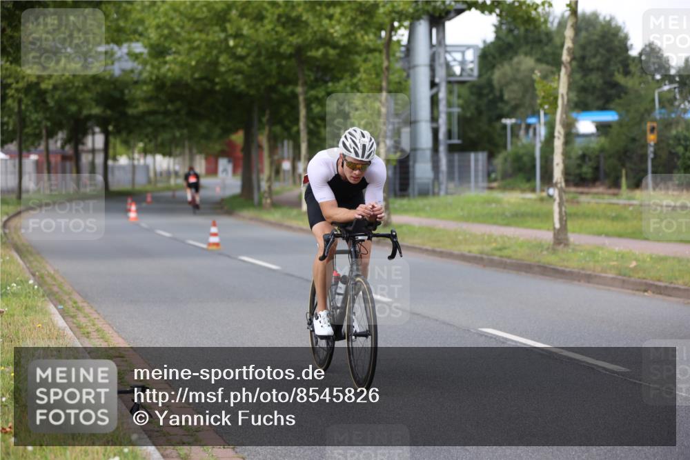 10.08.2025 - GEWOBA Citytriathlon Bremen Yannick Fuchs http://msf.ph/oto/8545826 10.08.2025 12:02:27 Radfahren 584, 844 meine-sportfotos.de