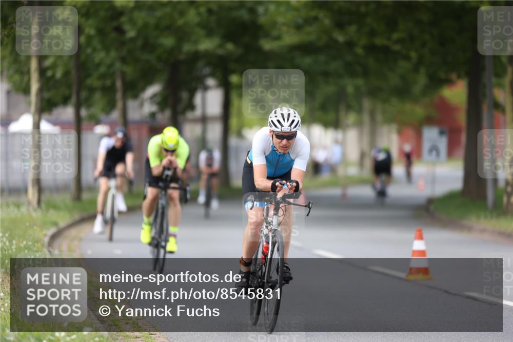 10.08.2025 - GEWOBA Citytriathlon Bremen Yannick Fuchs http://msf.ph/oto/8545831 10.08.2025 12:59:57 Radfahren 614, 623, 628, 644, 698, 835, 848, 850, 871, 889, 907, 934, 949, 1002, 1022, 1030 meine-sportfotos.de