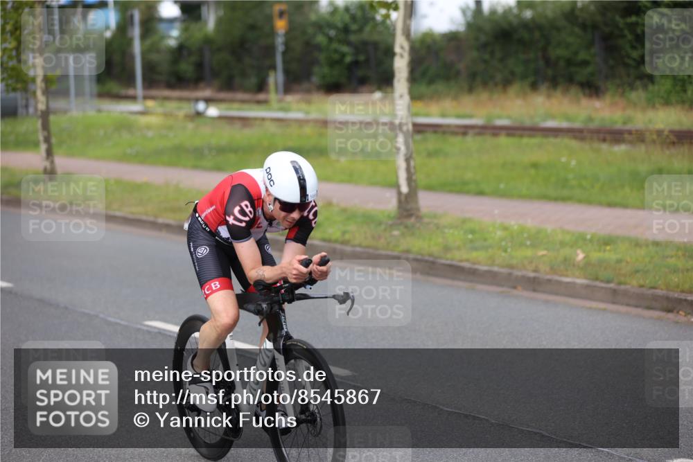 10.08.2025 - GEWOBA Citytriathlon Bremen Yannick Fuchs http://msf.ph/oto/8545867 10.08.2025 12:02:46 Radfahren 566, 637 meine-sportfotos.de