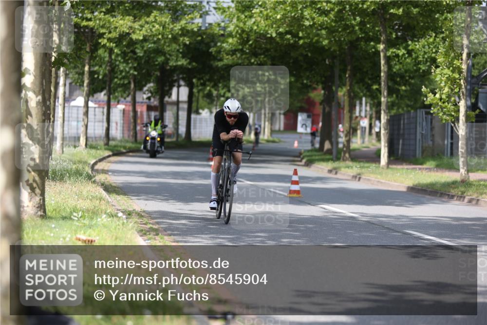 10.08.2025 - GEWOBA Citytriathlon Bremen Yannick Fuchs http://msf.ph/oto/8545904 10.08.2025 12:06:03 Radfahren 554, 729, 1027 meine-sportfotos.de