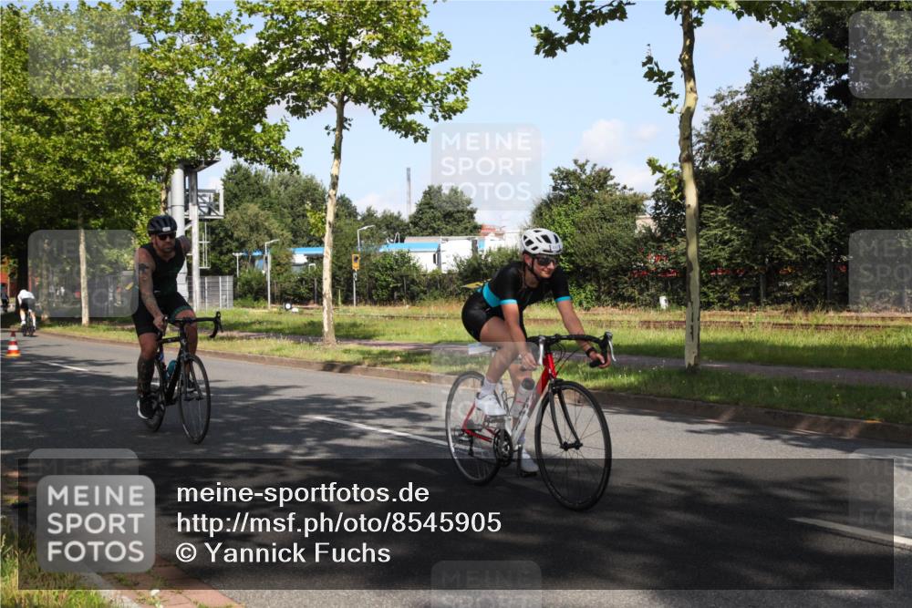 10.08.2025 - GEWOBA Citytriathlon Bremen Yannick Fuchs http://msf.ph/oto/8545905 10.08.2025 10:36:38 Radfahren 99, 115, 117, 159, 378, 397, 447, 497 meine-sportfotos.de