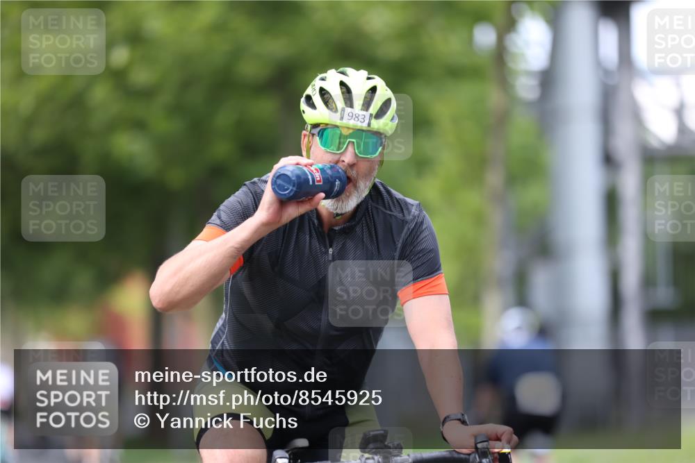 10.08.2025 - GEWOBA Citytriathlon Bremen Yannick Fuchs http://msf.ph/oto/8545925 10.08.2025 13:00:17 Radfahren 652, 665, 803, 848, 871, 983, 1012, 1022 meine-sportfotos.de