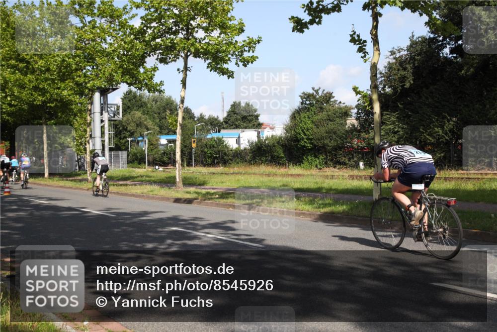 10.08.2025 - GEWOBA Citytriathlon Bremen Yannick Fuchs http://msf.ph/oto/8545926 10.08.2025 10:36:44 Radfahren 99, 115, 397, 447, 497 meine-sportfotos.de