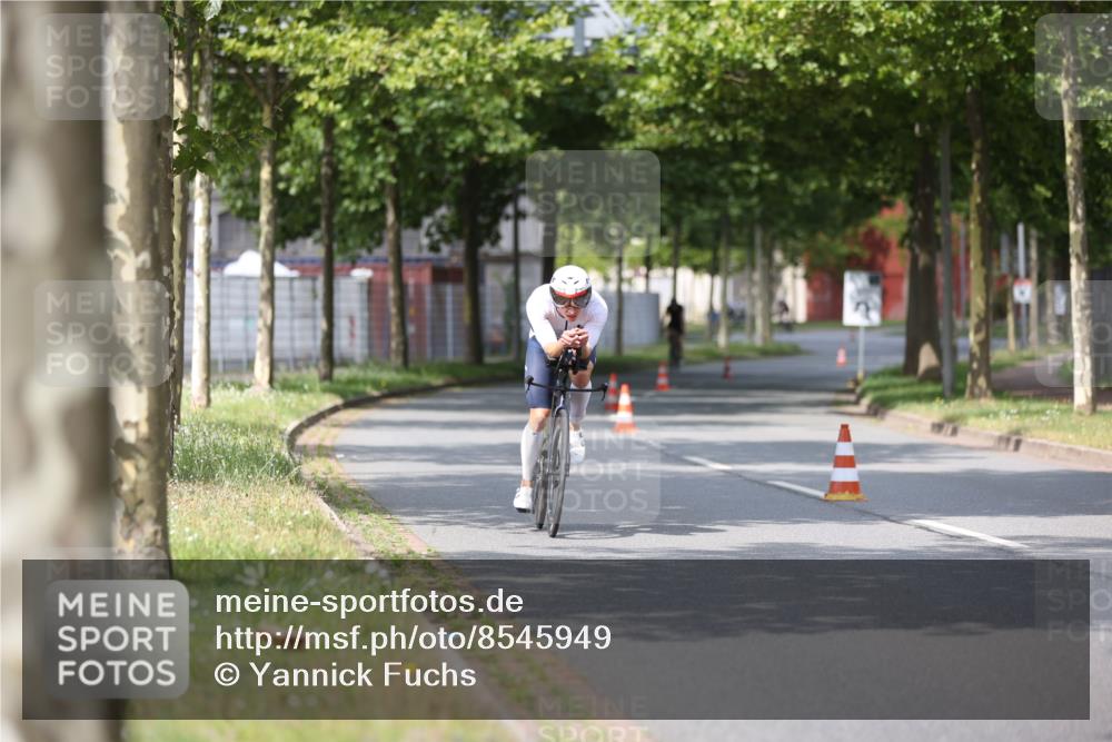 10.08.2025 - GEWOBA Citytriathlon Bremen Yannick Fuchs http://msf.ph/oto/8545949 10.08.2025 12:06:09 Radfahren 554, 614, 729 meine-sportfotos.de