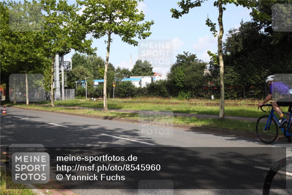 10.08.2025 - GEWOBA Citytriathlon Bremen Yannick Fuchs http://msf.ph/oto/8545960 10.08.2025 10:37:24 Radfahren 33, 75, 121, 145, 455 meine-sportfotos.de