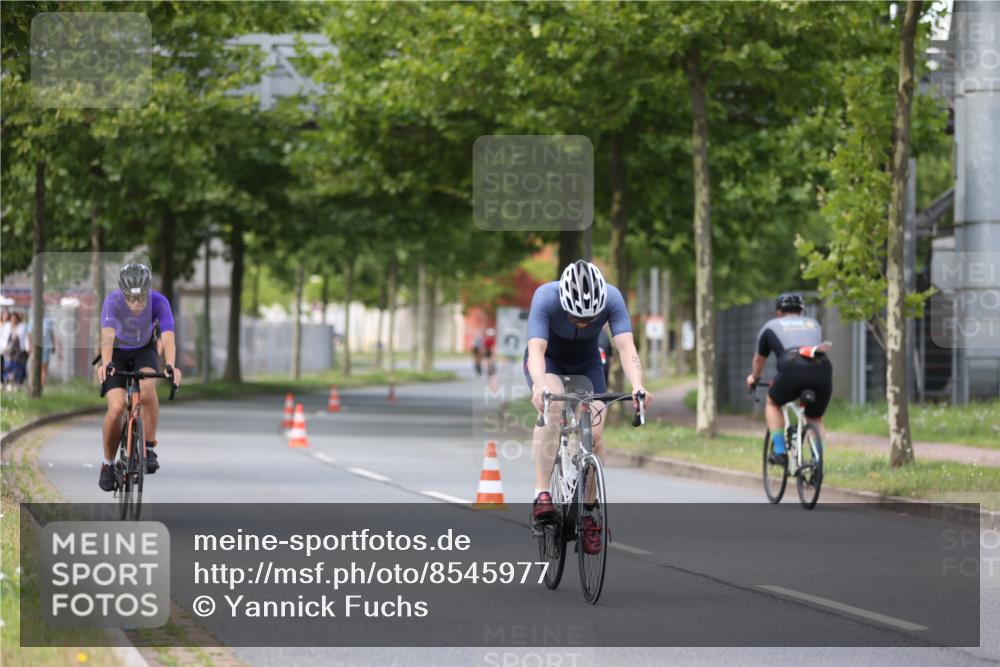 10.08.2025 - GEWOBA Citytriathlon Bremen Yannick Fuchs http://msf.ph/oto/8545977 10.08.2025 13:00:42 Radfahren 581, 613, 785, 1023 meine-sportfotos.de