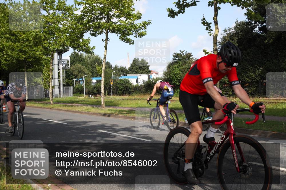 10.08.2025 - GEWOBA Citytriathlon Bremen Yannick Fuchs http://msf.ph/oto/8546002 10.08.2025 10:37:37 Radfahren 33, 49, 75, 123, 219, 375, 455, 474, 485 meine-sportfotos.de