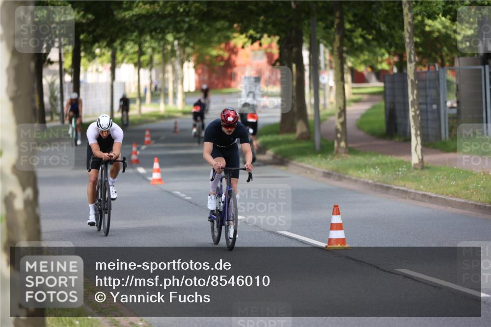 10.08.2025 - GEWOBA Citytriathlon Bremen Yannick Fuchs http://msf.ph/oto/8546010 10.08.2025 12:06:26 Radfahren 554, 580, 614, 634, 658 meine-sportfotos.de