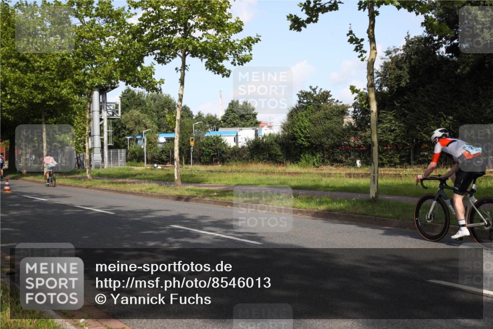10.08.2025 - GEWOBA Citytriathlon Bremen Yannick Fuchs http://msf.ph/oto/8546013 10.08.2025 10:37:40 Radfahren 33, 49, 69, 75, 123, 219, 375, 455, 474, 485, 501 meine-sportfotos.de