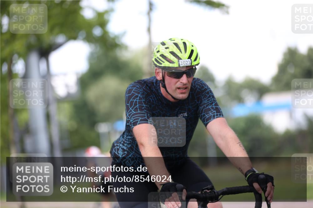 10.08.2025 - GEWOBA Citytriathlon Bremen Yannick Fuchs http://msf.ph/oto/8546024 10.08.2025 13:00:49 Radfahren 581, 613, 669, 677, 785, 862, 1023 meine-sportfotos.de