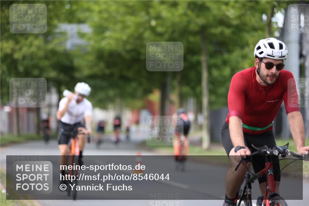 10.08.2025 - GEWOBA Citytriathlon Bremen Yannick Fuchs http://msf.ph/oto/8546044 10.08.2025 13:00:56 Radfahren 613, 646, 669, 677, 684, 713, 862, 944, 1023 meine-sportfotos.de
