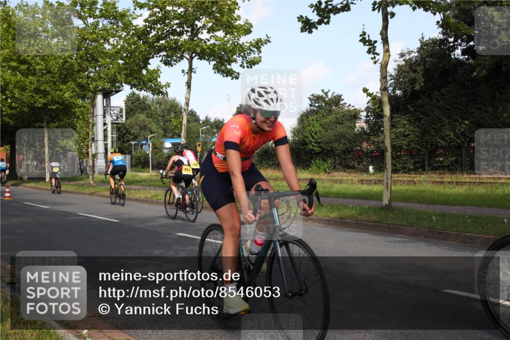 10.08.2025 - GEWOBA Citytriathlon Bremen Yannick Fuchs http://msf.ph/oto/8546053 10.08.2025 10:37:52 Radfahren 49, 69, 123, 375, 402, 458, 474, 501 meine-sportfotos.de