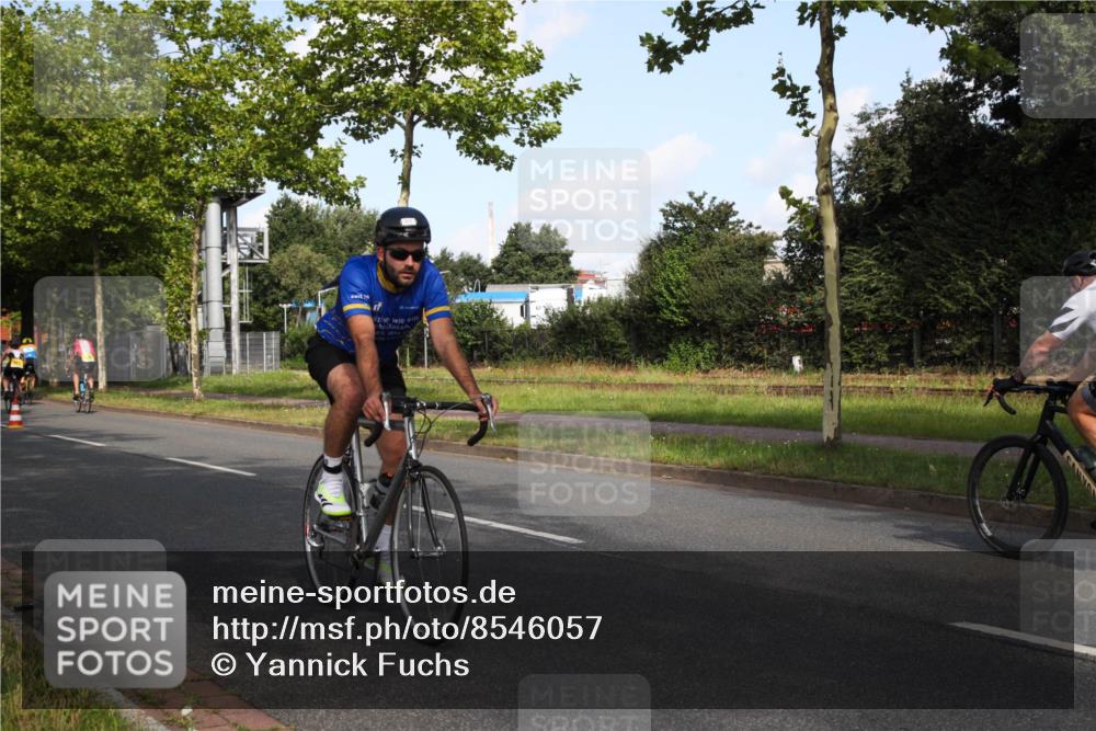 10.08.2025 - GEWOBA Citytriathlon Bremen Yannick Fuchs http://msf.ph/oto/8546057 10.08.2025 10:37:54 Radfahren 49, 69, 375, 402, 458, 474, 501 meine-sportfotos.de