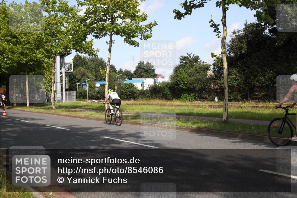 10.08.2025 - GEWOBA Citytriathlon Bremen Yannick Fuchs http://msf.ph/oto/8546086 10.08.2025 10:38:04 Radfahren 69, 402, 458, 482 meine-sportfotos.de