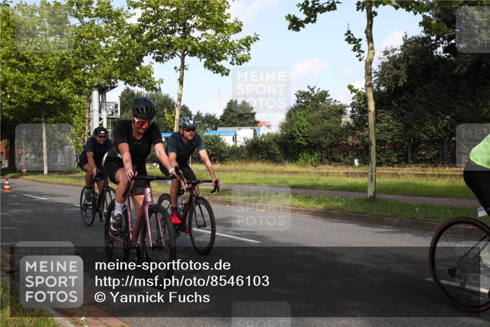 10.08.2025 - GEWOBA Citytriathlon Bremen Yannick Fuchs http://msf.ph/oto/8546103 10.08.2025 10:38:18 Radfahren 5, 19, 93, 101, 207, 247, 391, 463, 482 meine-sportfotos.de