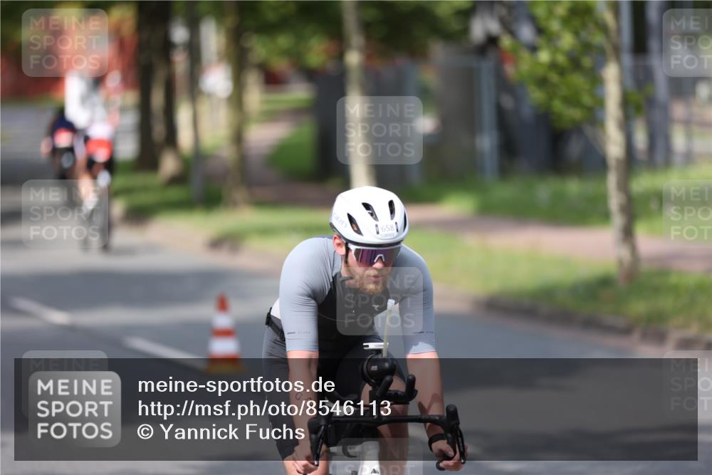 10.08.2025 - GEWOBA Citytriathlon Bremen Yannick Fuchs http://msf.ph/oto/8546113 10.08.2025 12:06:35 Radfahren 580, 613, 634, 658, 714 meine-sportfotos.de