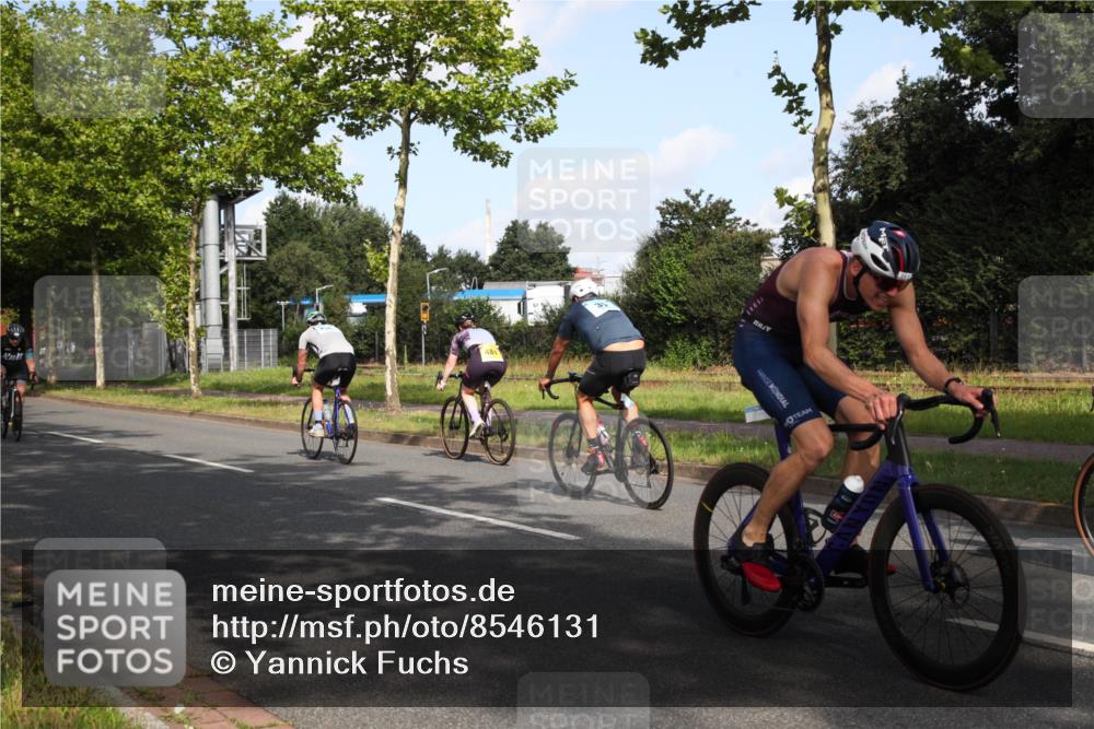 10.08.2025 - GEWOBA Citytriathlon Bremen Yannick Fuchs http://msf.ph/oto/8546131 10.08.2025 10:38:21 Radfahren 5, 19, 93, 101, 207, 211, 247, 391, 463, 475, 482 meine-sportfotos.de