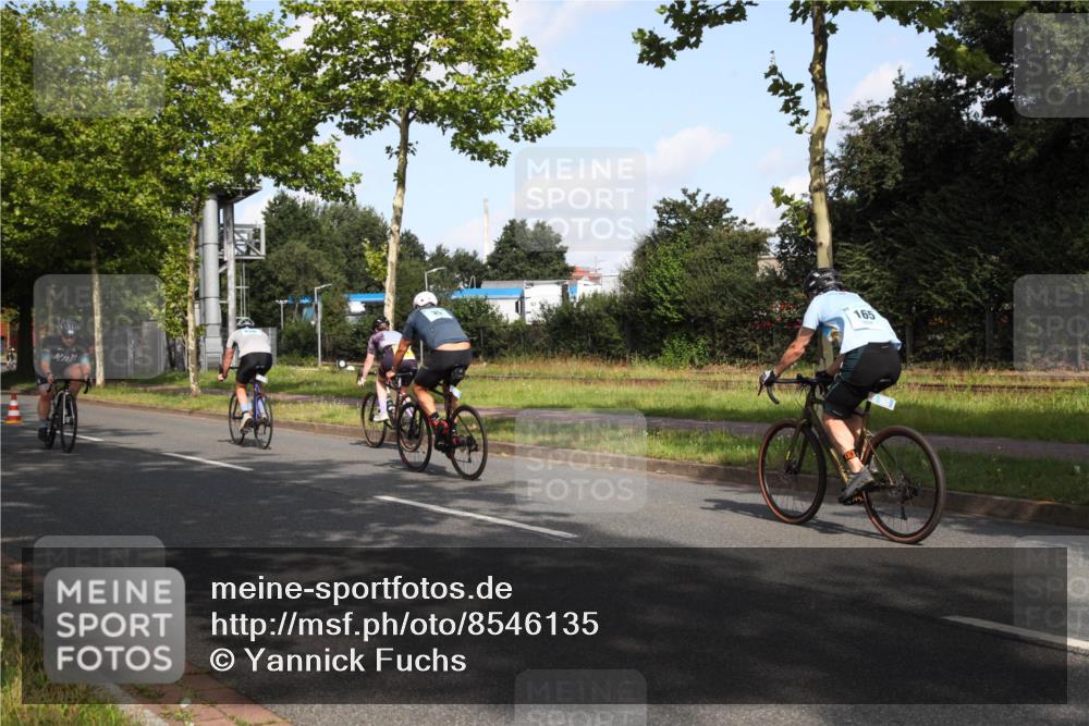 10.08.2025 - GEWOBA Citytriathlon Bremen Yannick Fuchs http://msf.ph/oto/8546135 10.08.2025 10:38:22 Radfahren 5, 19, 93, 101, 207, 211, 247, 391, 463, 475, 482 meine-sportfotos.de