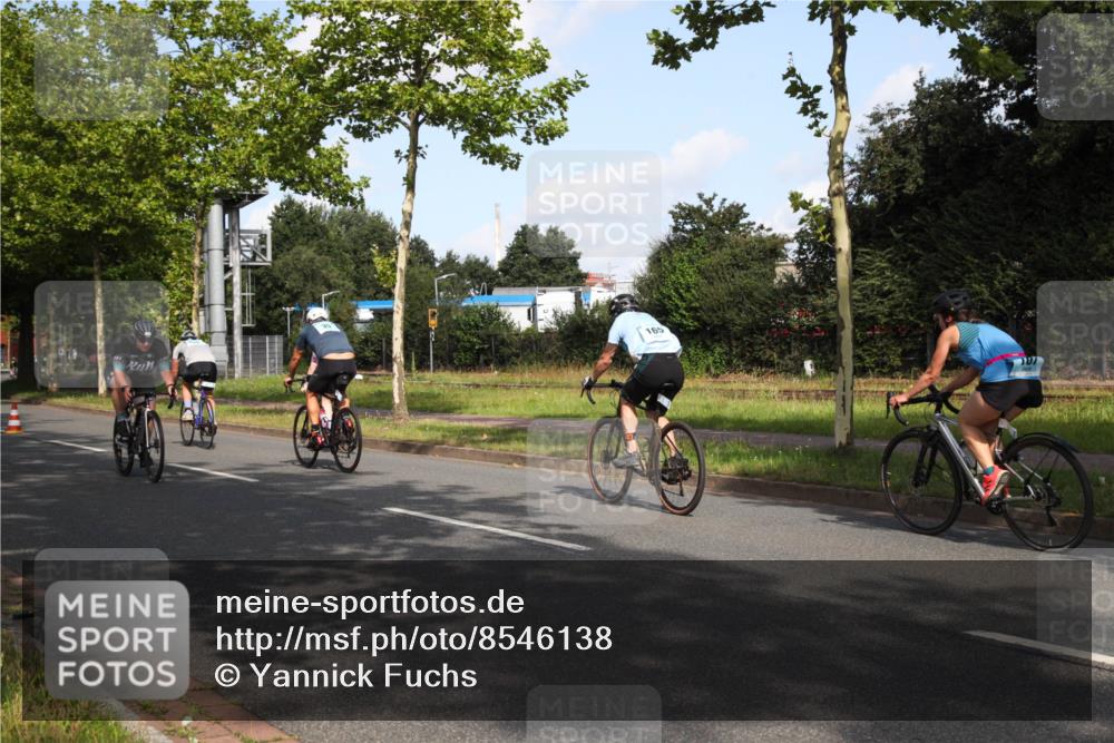 10.08.2025 - GEWOBA Citytriathlon Bremen Yannick Fuchs http://msf.ph/oto/8546138 10.08.2025 10:38:22 Radfahren 5, 19, 93, 101, 207, 211, 247, 391, 463, 475, 482 meine-sportfotos.de