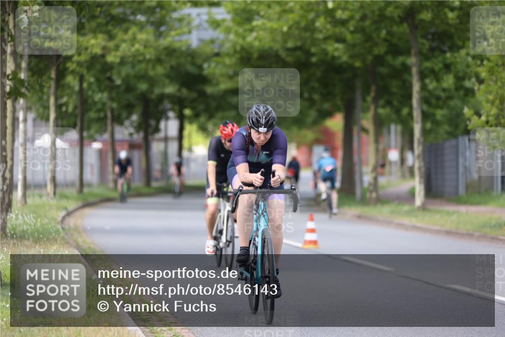 10.08.2025 - GEWOBA Citytriathlon Bremen Yannick Fuchs http://msf.ph/oto/8546143 10.08.2025 13:01:10 Radfahren 646, 669, 684, 713, 829, 837, 862, 926, 944, 1001 meine-sportfotos.de