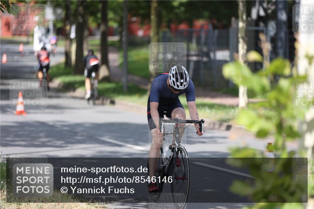 10.08.2025 - GEWOBA Citytriathlon Bremen Yannick Fuchs http://msf.ph/oto/8546146 10.08.2025 12:06:43 Radfahren 580, 613, 658, 714 meine-sportfotos.de