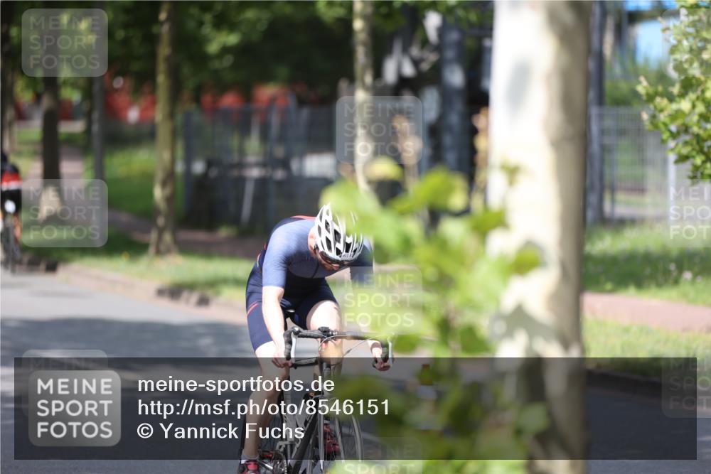 10.08.2025 - GEWOBA Citytriathlon Bremen Yannick Fuchs http://msf.ph/oto/8546151 10.08.2025 12:06:43 Radfahren 580, 613, 658, 714 meine-sportfotos.de