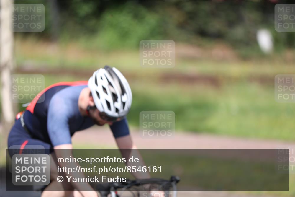 10.08.2025 - GEWOBA Citytriathlon Bremen Yannick Fuchs http://msf.ph/oto/8546161 10.08.2025 12:06:44 Radfahren 613, 658, 714 meine-sportfotos.de