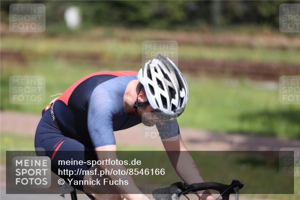 10.08.2025 - GEWOBA Citytriathlon Bremen Yannick Fuchs http://msf.ph/oto/8546166 10.08.2025 12:06:45 Radfahren 613, 658, 714 meine-sportfotos.de