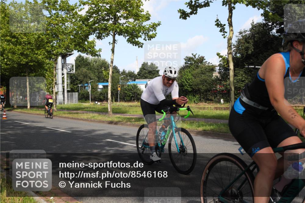 10.08.2025 - GEWOBA Citytriathlon Bremen Yannick Fuchs http://msf.ph/oto/8546168 10.08.2025 10:38:35 Radfahren 5, 31, 63, 101, 163, 211, 391, 429, 443, 463, 475, 513 meine-sportfotos.de