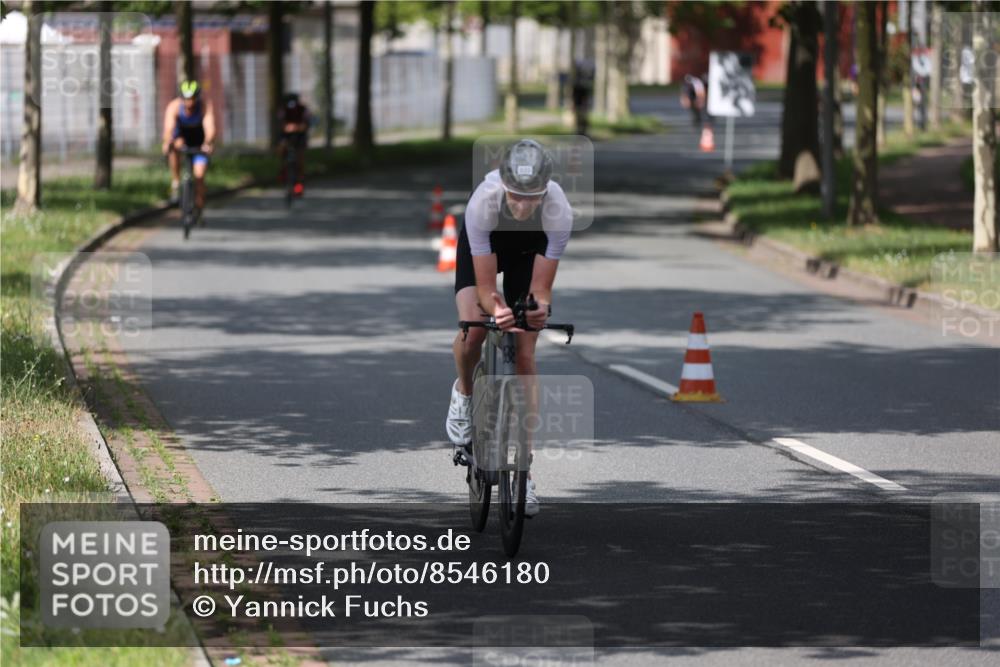 10.08.2025 - GEWOBA Citytriathlon Bremen Yannick Fuchs http://msf.ph/oto/8546180 10.08.2025 12:07:21 Radfahren 558, 623, 650, 786, 815, 831 meine-sportfotos.de