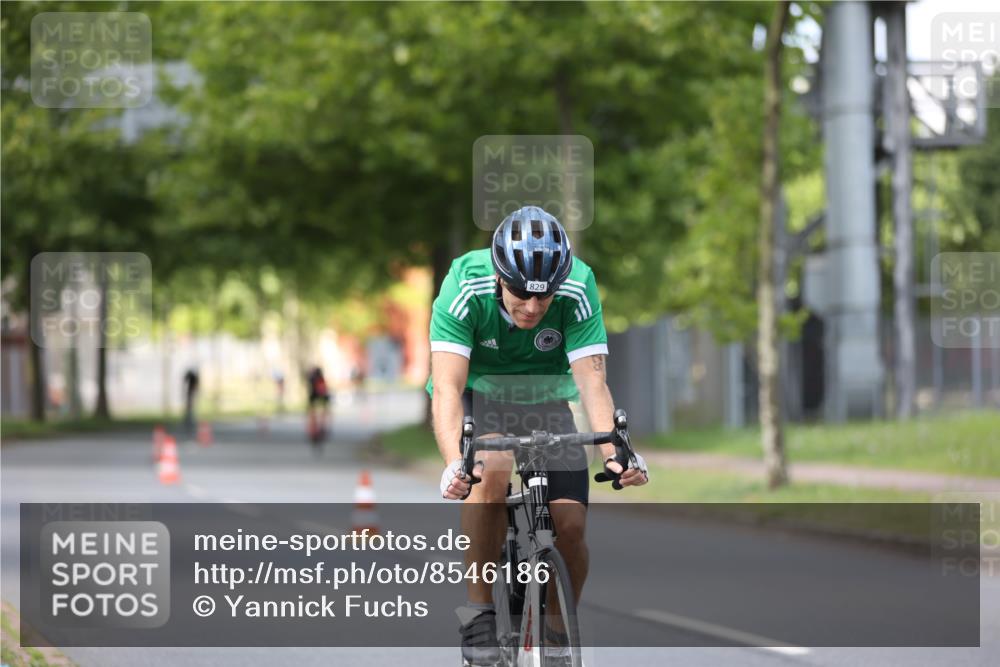 10.08.2025 - GEWOBA Citytriathlon Bremen Yannick Fuchs http://msf.ph/oto/8546186 10.08.2025 13:01:22 Radfahren 800, 816, 829, 837, 926, 1001 meine-sportfotos.de
