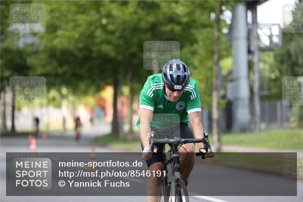 10.08.2025 - GEWOBA Citytriathlon Bremen Yannick Fuchs http://msf.ph/oto/8546191 10.08.2025 13:01:22 Radfahren 800, 816, 829, 837, 926, 1001 meine-sportfotos.de