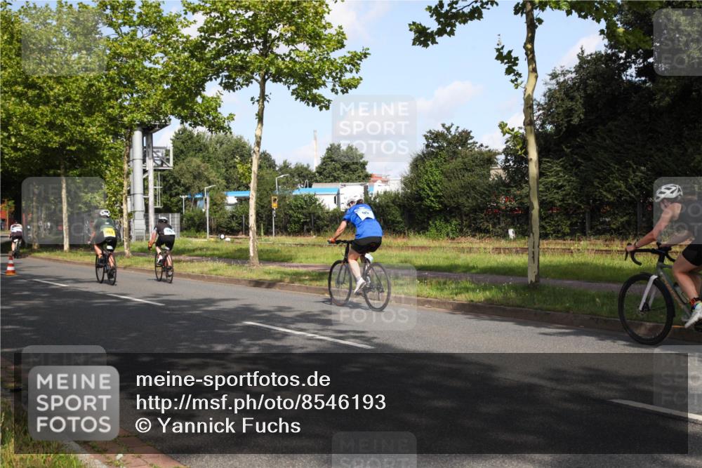 10.08.2025 - GEWOBA Citytriathlon Bremen Yannick Fuchs http://msf.ph/oto/8546193 10.08.2025 10:38:41 Radfahren 31, 63, 119, 163, 211, 429, 443, 475, 506, 513 meine-sportfotos.de