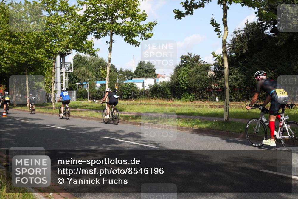 10.08.2025 - GEWOBA Citytriathlon Bremen Yannick Fuchs http://msf.ph/oto/8546196 10.08.2025 10:38:42 Radfahren 31, 63, 119, 163, 211, 429, 443, 475, 506, 513 meine-sportfotos.de