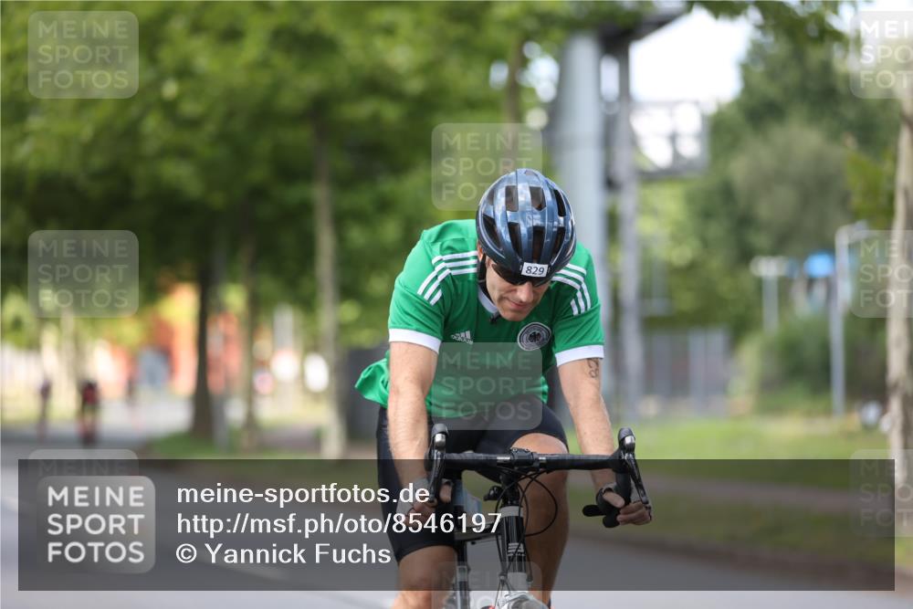 10.08.2025 - GEWOBA Citytriathlon Bremen Yannick Fuchs http://msf.ph/oto/8546197 10.08.2025 13:01:22 Radfahren 800, 816, 829, 837, 926, 1001 meine-sportfotos.de