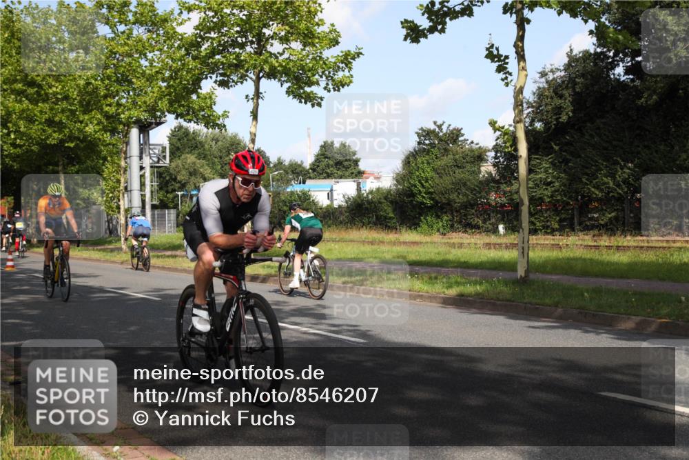 10.08.2025 - GEWOBA Citytriathlon Bremen Yannick Fuchs http://msf.ph/oto/8546207 10.08.2025 10:38:45 Radfahren 31, 63, 119, 163, 211, 429, 443, 506, 513 meine-sportfotos.de