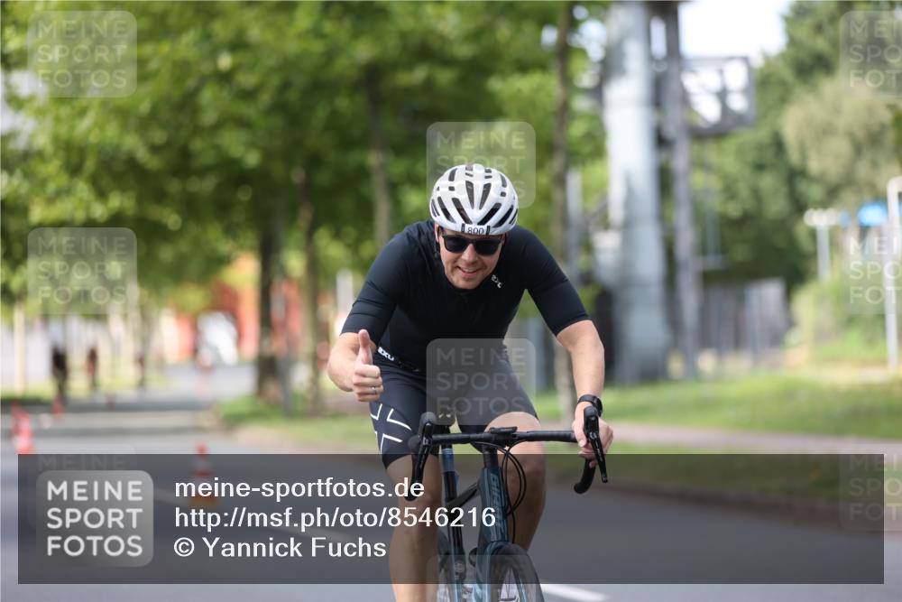 10.08.2025 - GEWOBA Citytriathlon Bremen Yannick Fuchs http://msf.ph/oto/8546216 10.08.2025 13:01:30 Radfahren 608, 663, 716, 754, 800, 816, 829, 851 meine-sportfotos.de