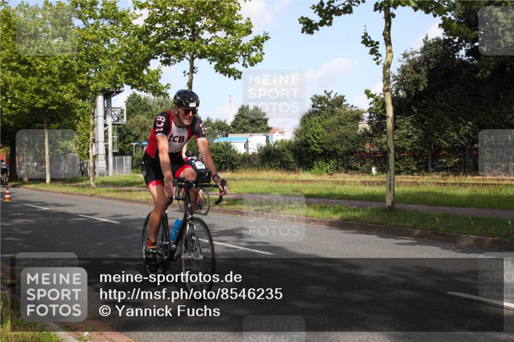 10.08.2025 - GEWOBA Citytriathlon Bremen Yannick Fuchs http://msf.ph/oto/8546235 10.08.2025 10:38:52 Radfahren 31, 63, 113, 119, 417, 429, 443, 498, 499, 506 meine-sportfotos.de
