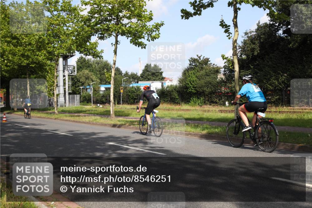 10.08.2025 - GEWOBA Citytriathlon Bremen Yannick Fuchs http://msf.ph/oto/8546251 10.08.2025 10:38:57 Radfahren 31, 111, 113, 119, 417, 429, 443, 472, 498, 499, 506 meine-sportfotos.de