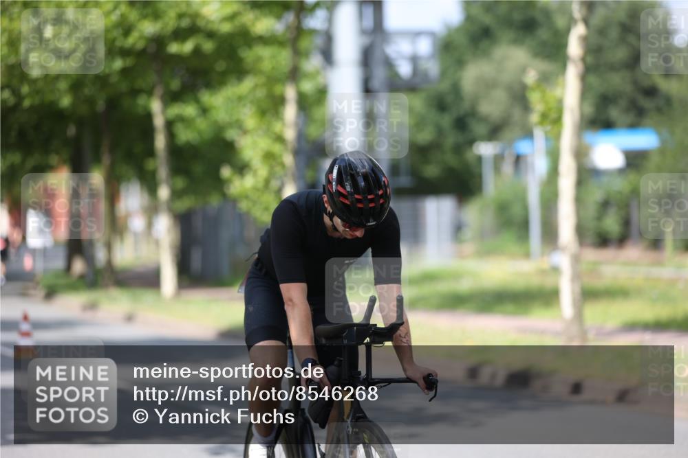 10.08.2025 - GEWOBA Citytriathlon Bremen Yannick Fuchs http://msf.ph/oto/8546268 10.08.2025 12:07:32 Radfahren 559, 650, 693, 705, 706, 721, 740, 786, 815, 831 meine-sportfotos.de