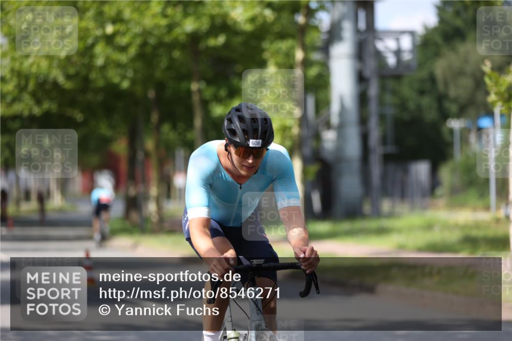 10.08.2025 - GEWOBA Citytriathlon Bremen Yannick Fuchs http://msf.ph/oto/8546271 10.08.2025 13:01:37 Radfahren 608, 663, 703, 716, 754, 800, 816, 819, 828, 851 meine-sportfotos.de