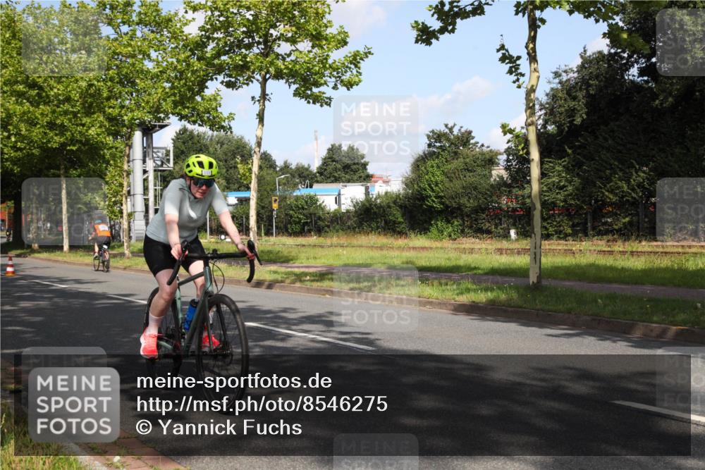 10.08.2025 - GEWOBA Citytriathlon Bremen Yannick Fuchs http://msf.ph/oto/8546275 10.08.2025 10:39:07 Radfahren 35, 107, 111, 113, 165, 215, 417, 472, 498, 499 meine-sportfotos.de