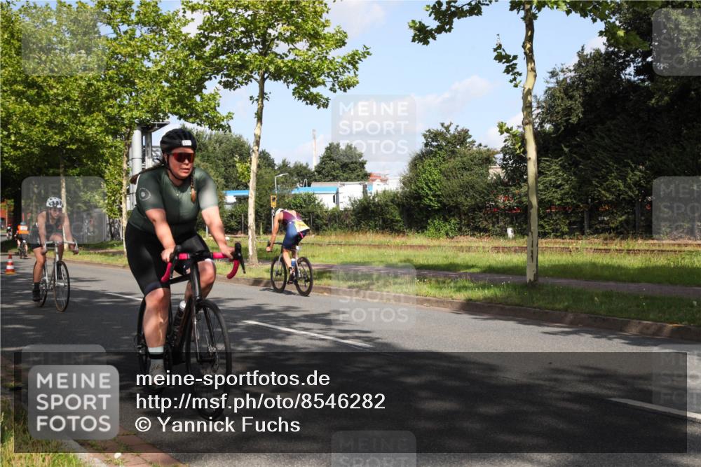 10.08.2025 - GEWOBA Citytriathlon Bremen Yannick Fuchs http://msf.ph/oto/8546282 10.08.2025 10:39:09 Radfahren 35, 107, 111, 113, 165, 215, 417, 472, 498, 499 meine-sportfotos.de
