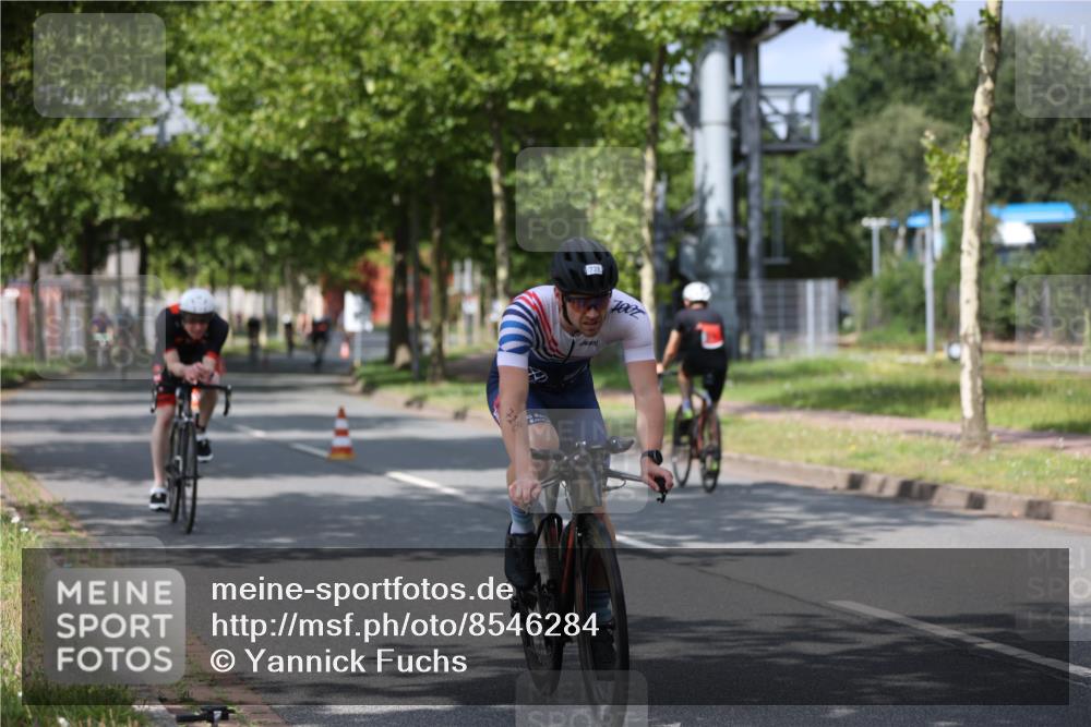 10.08.2025 - GEWOBA Citytriathlon Bremen Yannick Fuchs http://msf.ph/oto/8546284 10.08.2025 12:07:33 Radfahren 559, 646, 650, 693, 705, 706, 721, 740, 786, 815, 831 meine-sportfotos.de