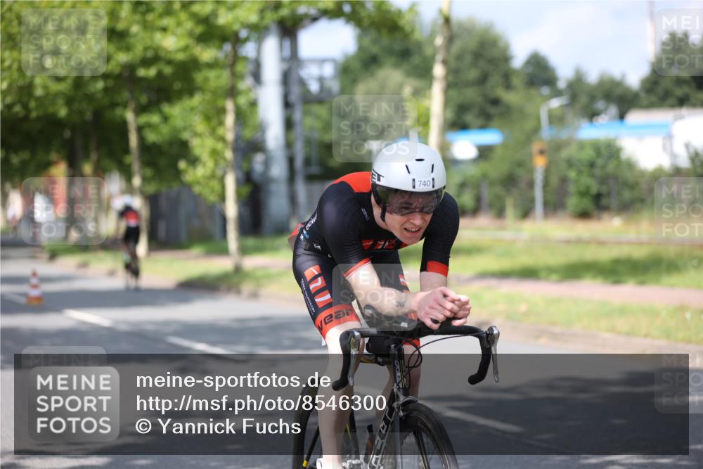 10.08.2025 - GEWOBA Citytriathlon Bremen Yannick Fuchs http://msf.ph/oto/8546300 10.08.2025 12:07:34 Radfahren 559, 646, 650, 693, 705, 706, 721, 740, 786, 815, 831, 879 meine-sportfotos.de