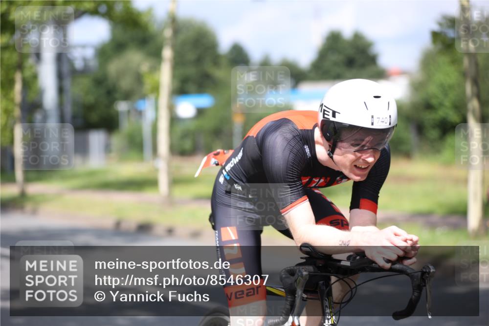 10.08.2025 - GEWOBA Citytriathlon Bremen Yannick Fuchs http://msf.ph/oto/8546307 10.08.2025 12:07:34 Radfahren 559, 646, 650, 693, 705, 706, 721, 740, 786, 815, 831, 879 meine-sportfotos.de