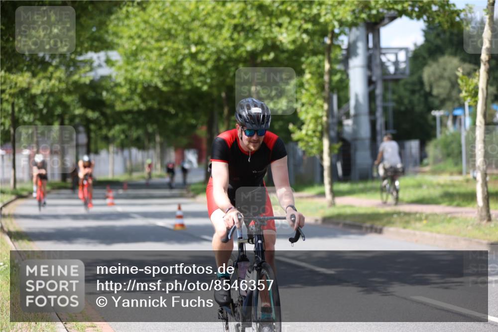 10.08.2025 - GEWOBA Citytriathlon Bremen Yannick Fuchs http://msf.ph/oto/8546357 10.08.2025 13:01:41 Radfahren 608, 663, 703, 716, 754, 800, 816, 819, 828, 851, 923, 953 meine-sportfotos.de
